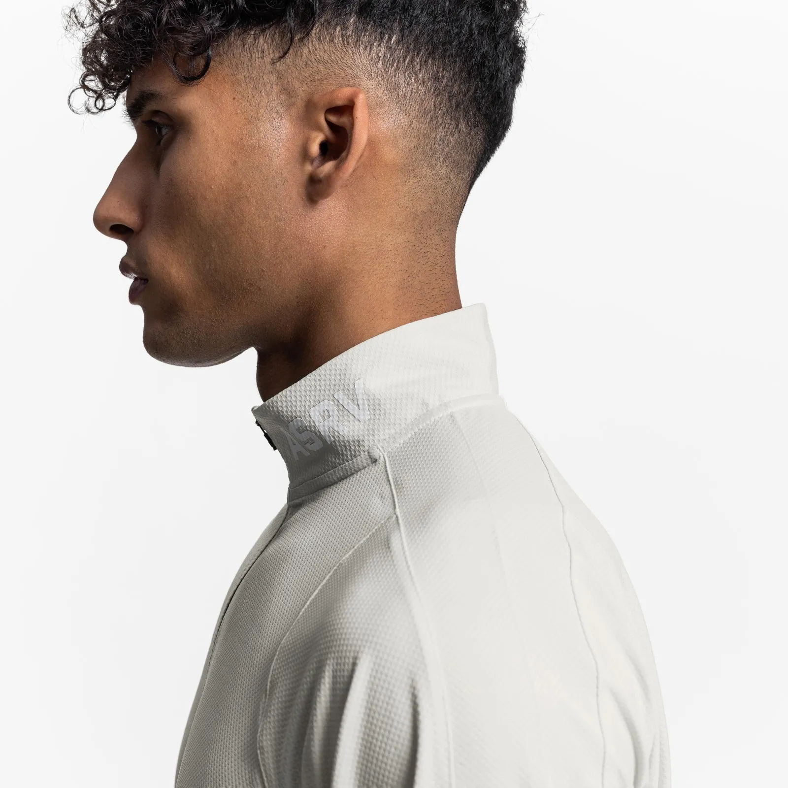 0587. Nano-Mesh Quarter Zip - Stone