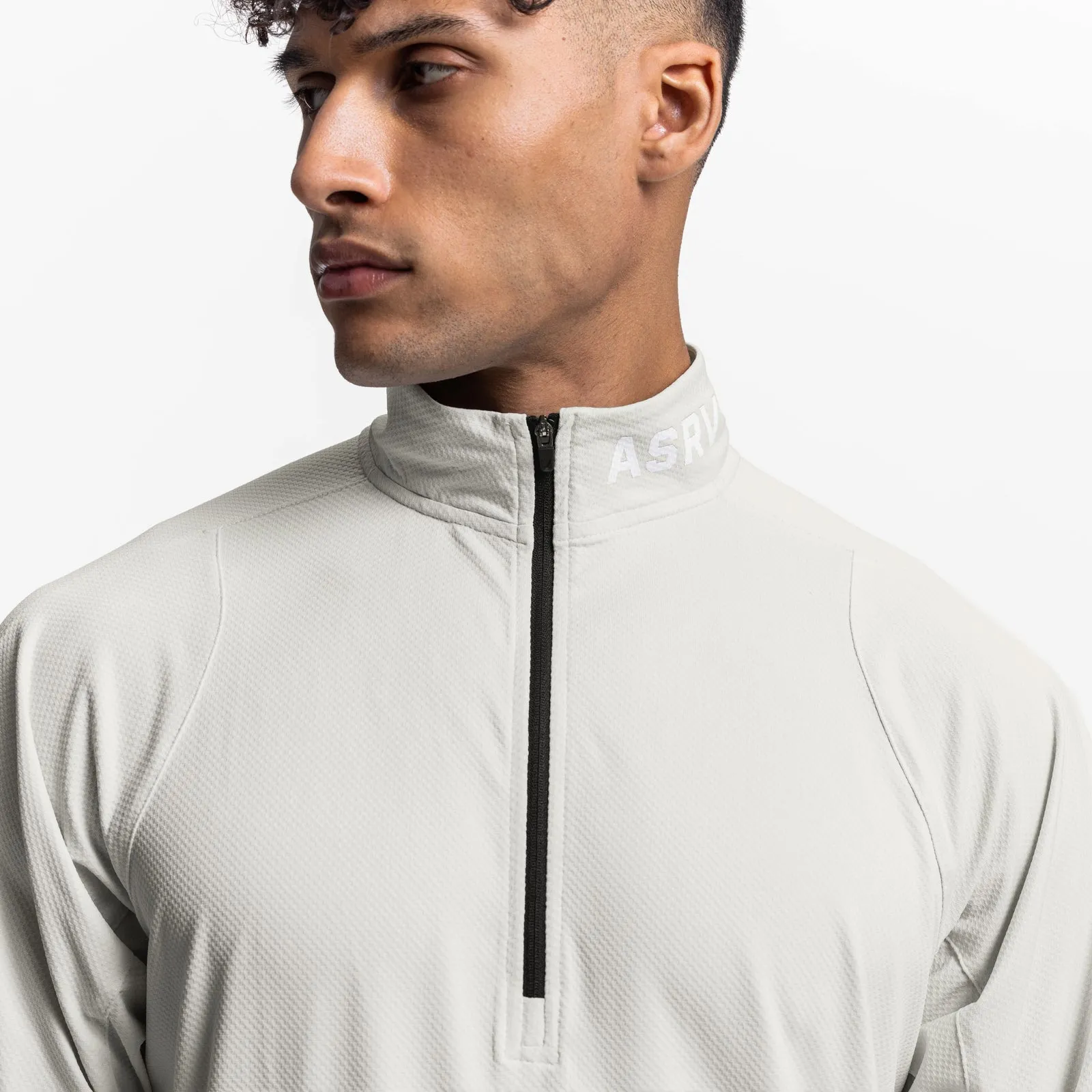 0587. Nano-Mesh Quarter Zip - Stone